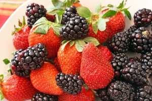 Can You Store Strawberries and Blackberries Together?