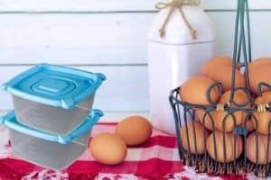 can you store eggs in Tupperware containers