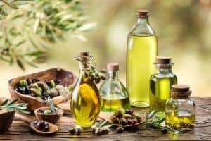 Extra Virgin Olive Oil vs Olive Oil: A Complete Comparison