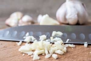 how to mince garlic without a mincer