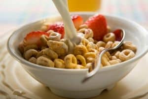 Oatmeal vs Cereal – Which is Better? Let’s Compare