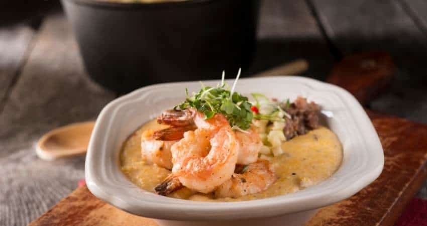 Grits with shrimp
