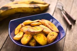 a photo of plantain fries.