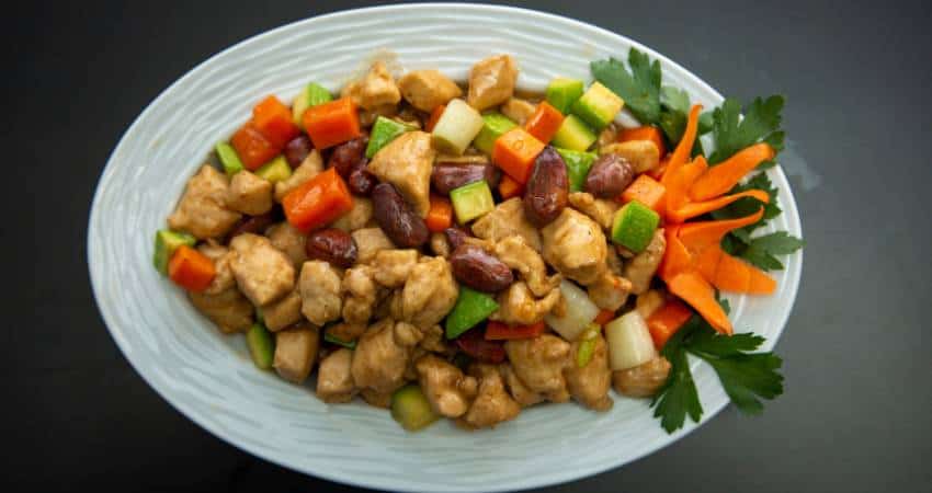 Chicken with almonds.